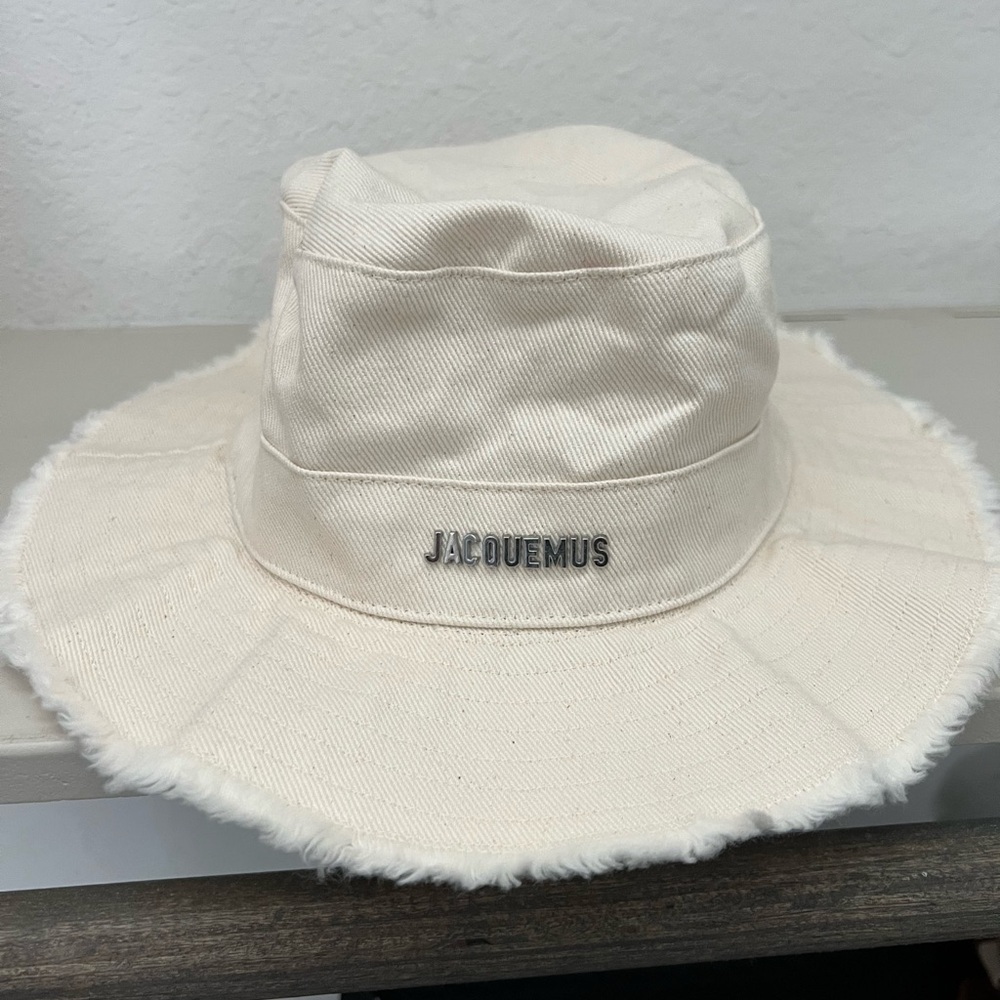 Jacquemus Off-White Frayed Bucket Hat